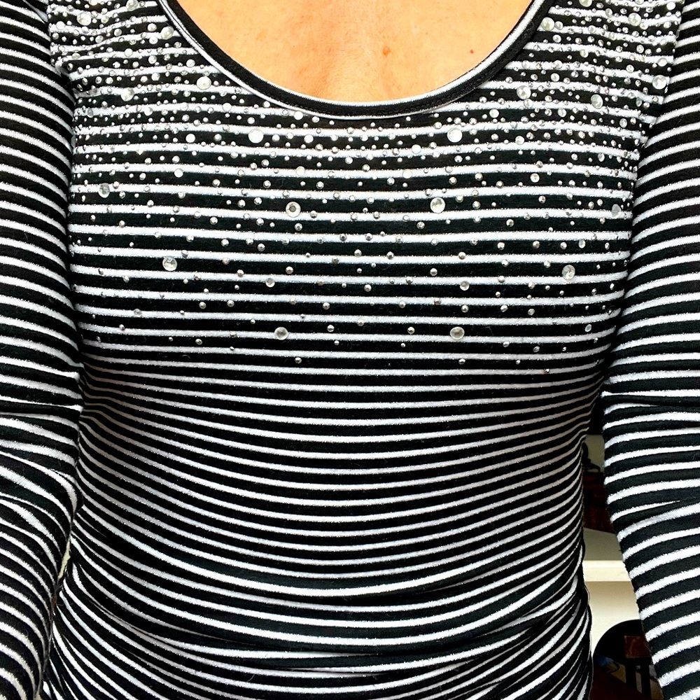 Cache dressy Tee Top. Black and white stripes with rhinestone rivets. Medium.